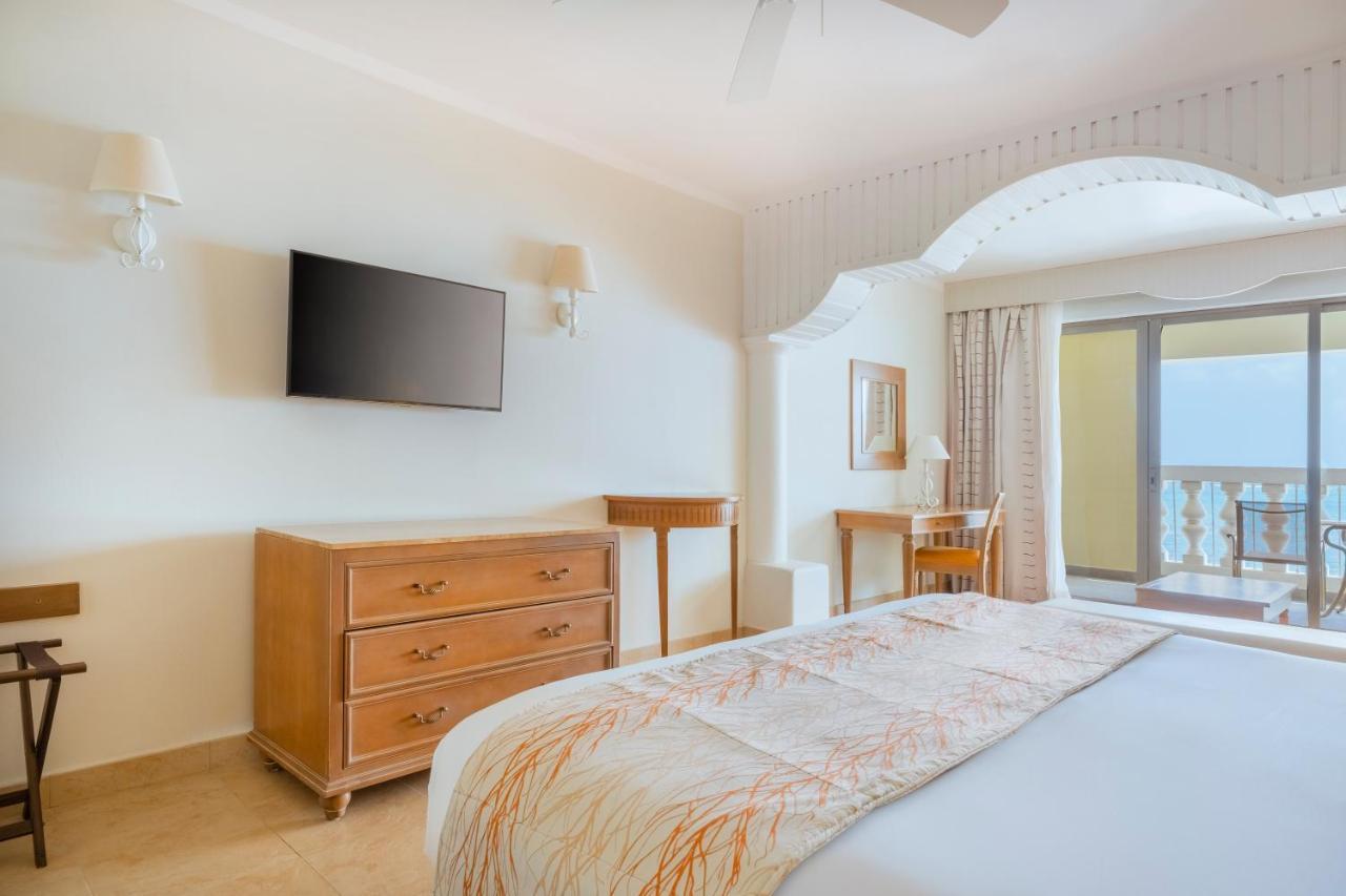 Iberostar Waves Rose Hall Beach Montego Bay Exteriör bild